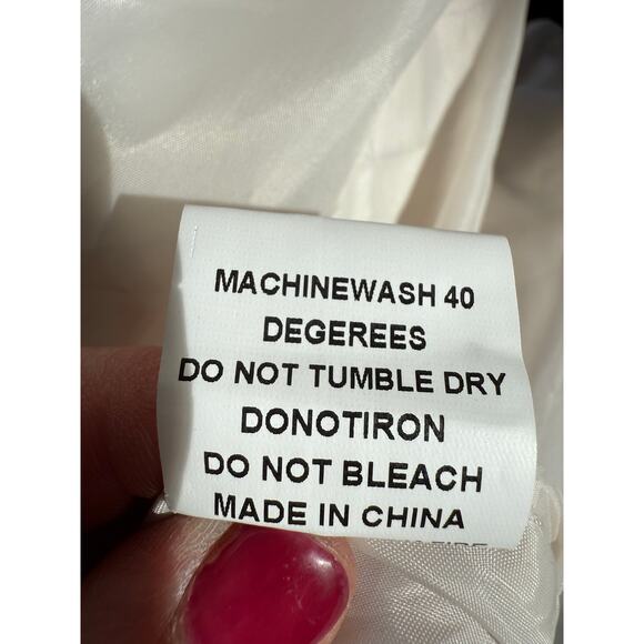 Puffer Vest White - Size Large - Picture 5 of 5